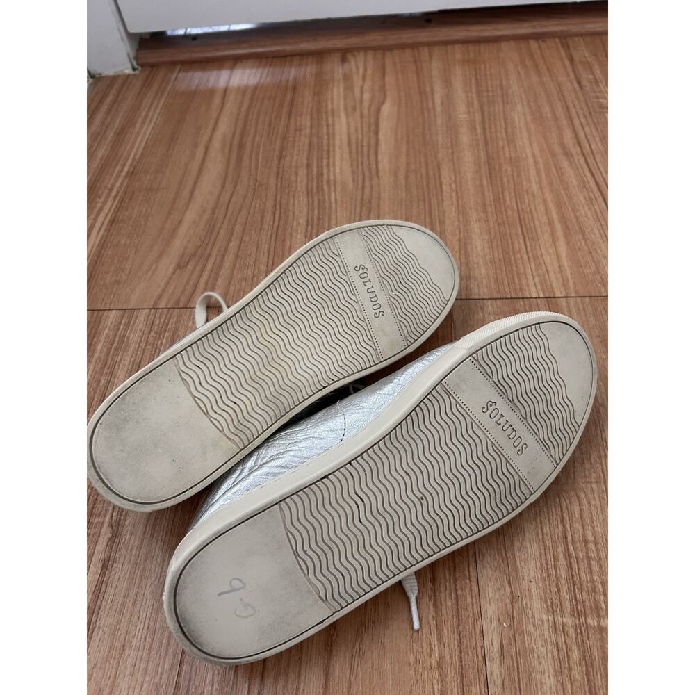Soludos Ibiza Silver Leather Sneakers Cork Insole Size 8.5 Comfortable - Picture 5 of 6